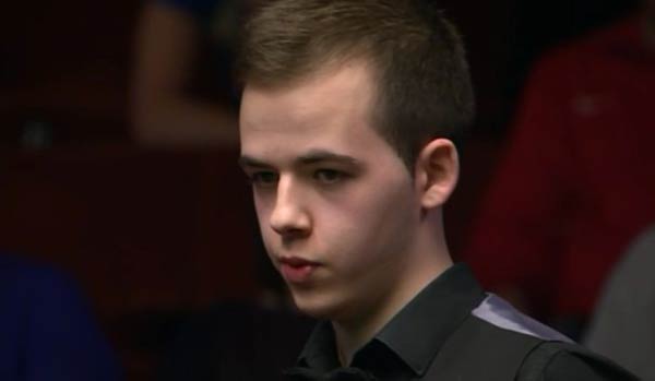 中的表现充 中的表现充