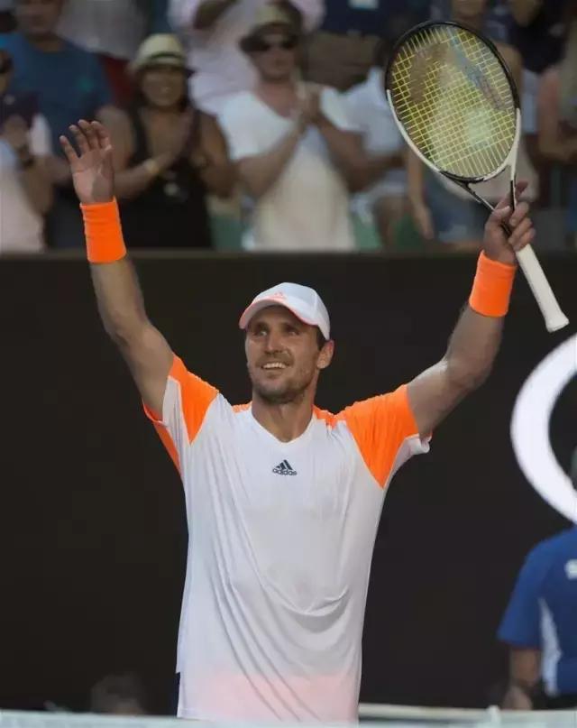 他冷静自如 他冷静自如